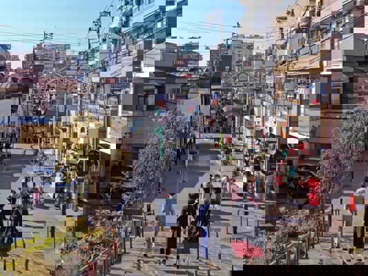 En haut du Yûyake-dandan