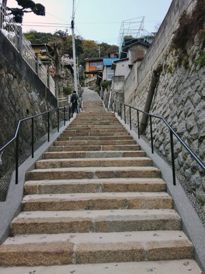 Petit escalier comme on en trouve beaucoup