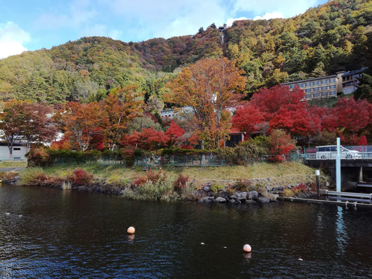 Début du rougissement à Kawaguchiko