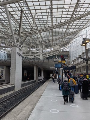 Arrivée à la gare TGV du terminal 2 de CDG