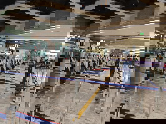 Espace de dépose des bagages en soute