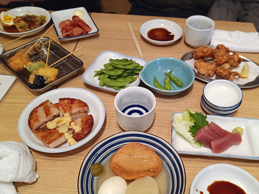 Plats dans un Izakaya