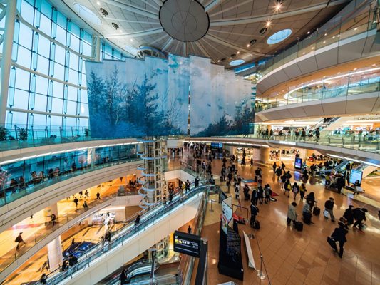 Hall d'entr&eacute;e de l'a&eacute;roport Haneda