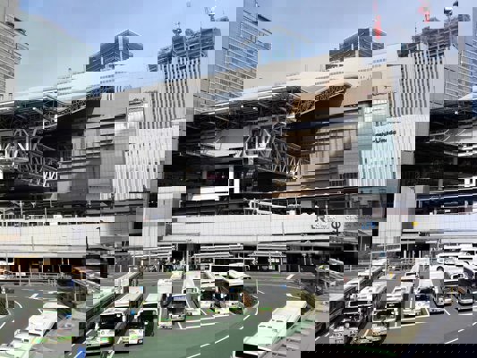 Gare d'échange de bus à Ôsaka