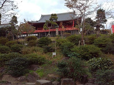 Temple Kiyomizu Kannon-dô avec le tsuki no matsu