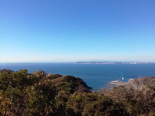 Vue de la baie de Tôkyô avec le mont Fuji au fond