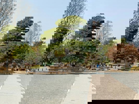 Jardin public autour du château