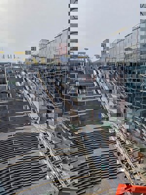 Le grand escalier de la gare