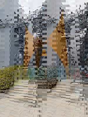 Cloche de la pri&egrave;re au monde