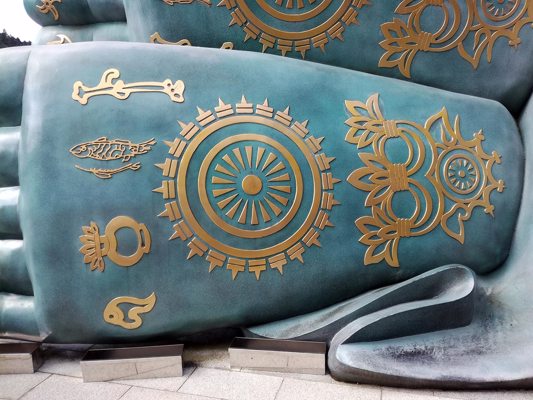 Décorations du pied du Bouddha