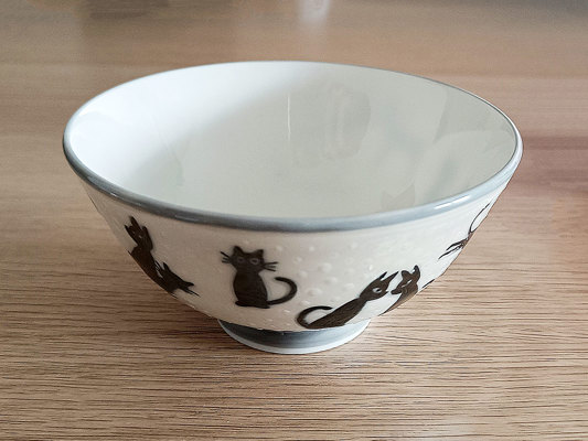 Vue du bol chat en porcelaine de Minoyaki