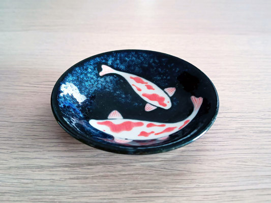 Petite assiette carpes Koi en porcelaine de Minoyaki