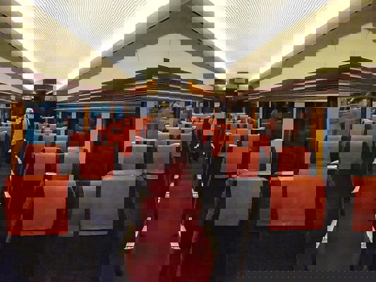 Intérieur du Limited Express Romance Car